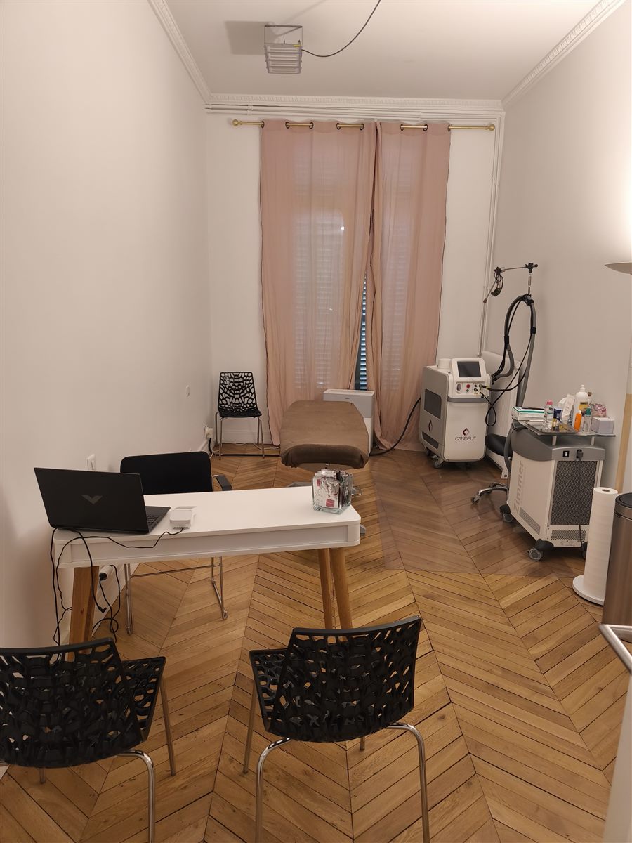 Salle de traitement laser Candela — cabinet DJG Beauté Paris