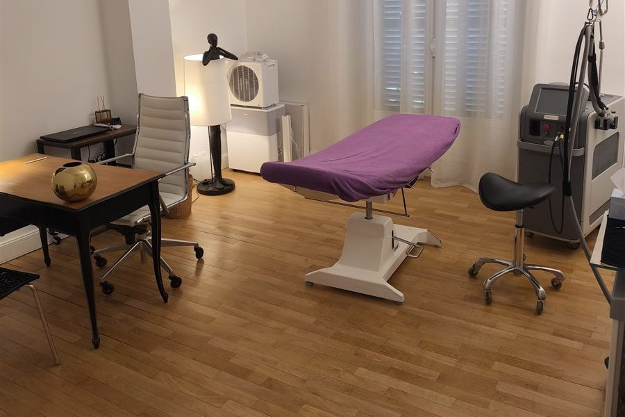 Salle de traitement laser du cabinet DJG Beauté, 82 boulevard Haussmann, Paris 8